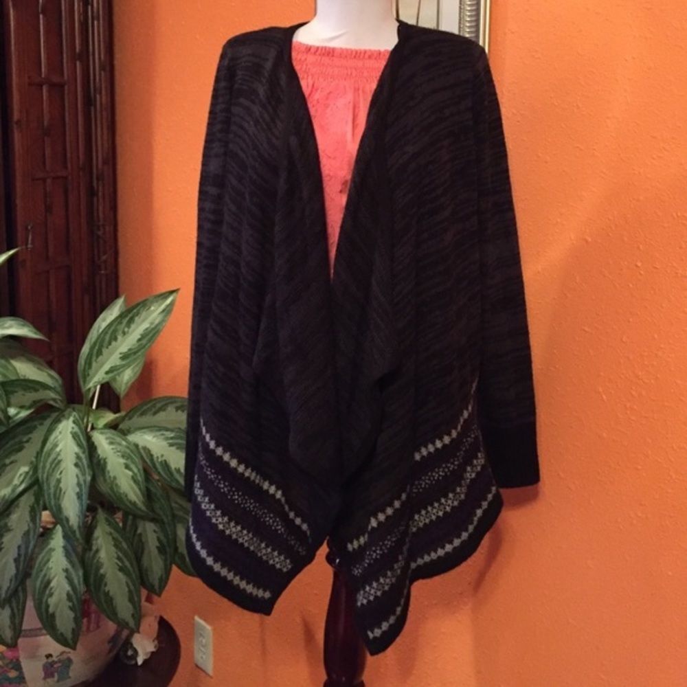 I. N. studio cardigan